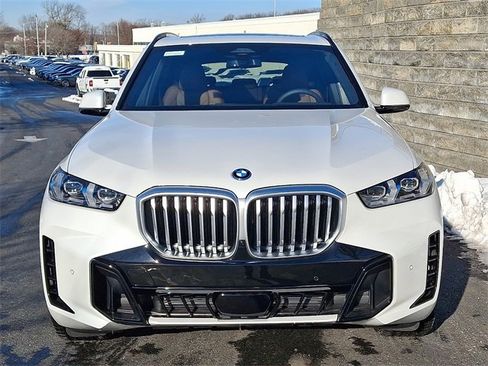 New 2026 BMW X5 xDrive50e w/ M Sport Package image 2