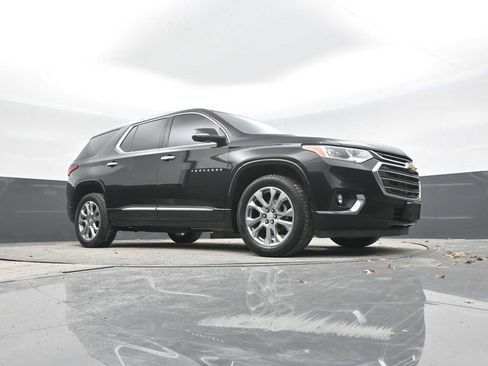 Used 2018 Chevrolet Traverse Premier image 35