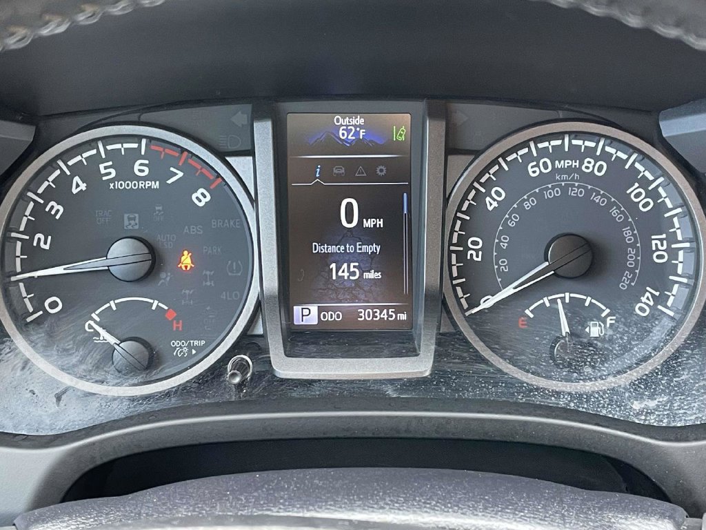 Used 2022 Toyota Tacoma TRD Off-Road w/ Technology Package AWD/4WD image 21