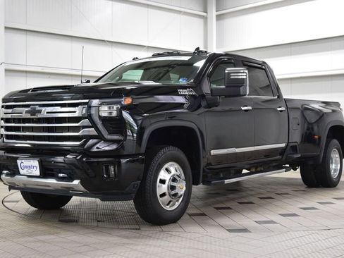 Used 2024 Chevrolet Silverado 3500 High Country w/ High Country Premium Package AWD/4WD image 3