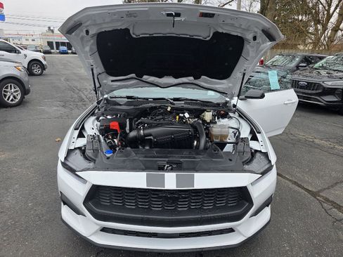 Used 2025 Ford Mustang Premium image 21