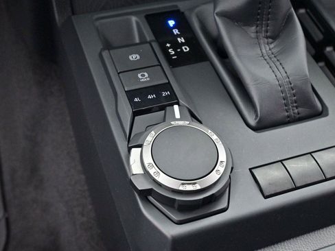 Used 2025 Toyota Tacoma SR w/ Towing Package image 21