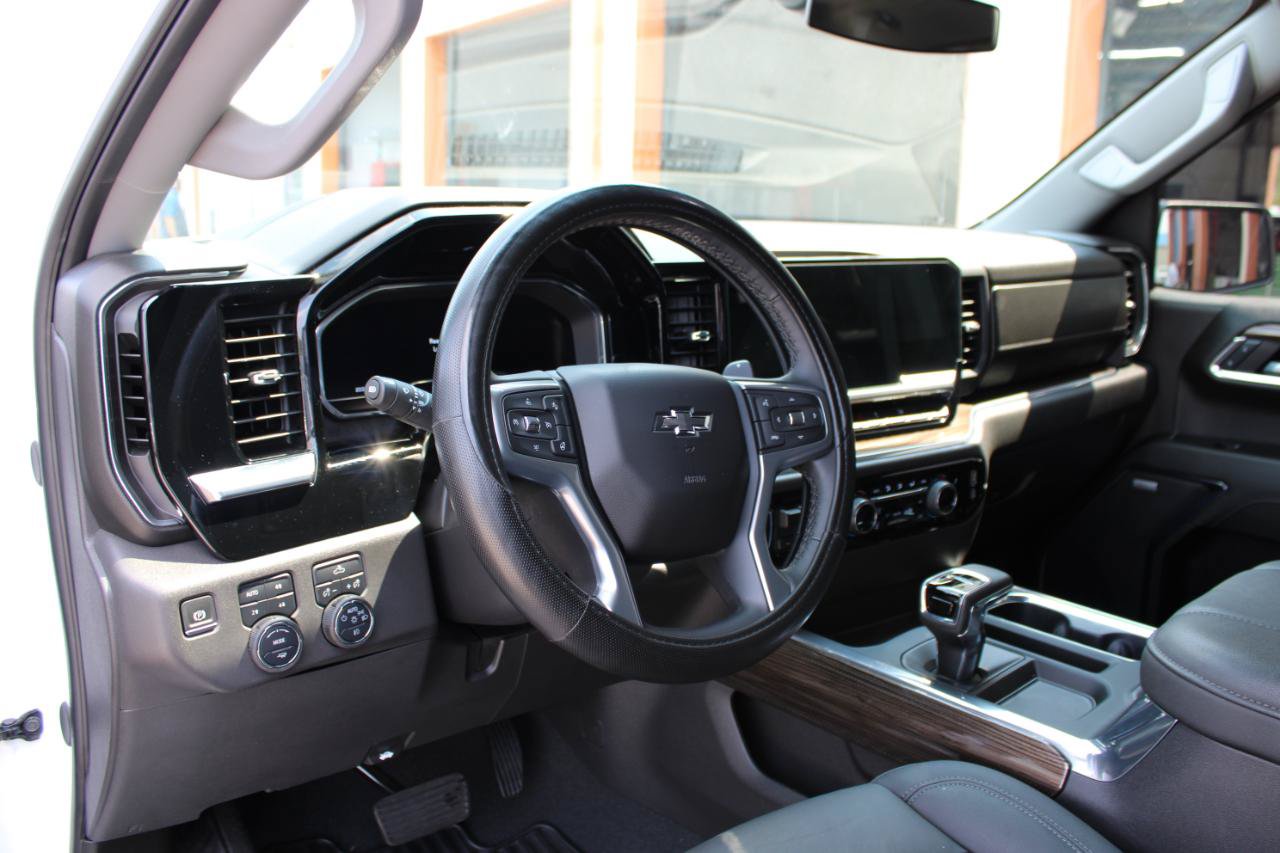 Used 2025 Chevrolet Silverado 1500 RST w/ Convenience Package II AWD/4WD image 12