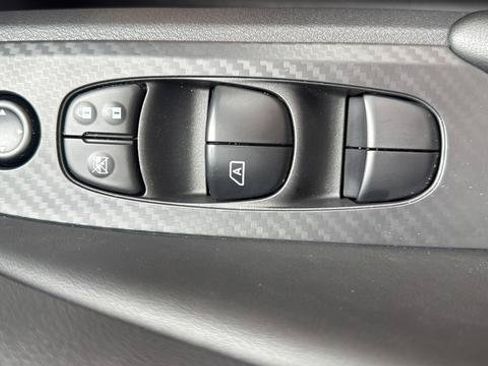 Certified 2025 Nissan Altima 2.5 S FWD image 18