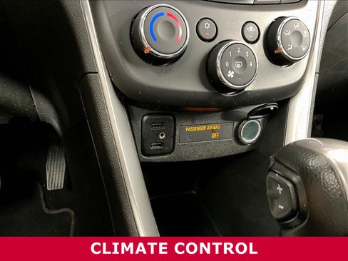 Used 2021 Chevrolet Trax LT w/ Driver Confidence Package FWD image 15