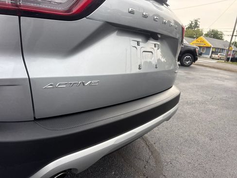 Used 2024 Ford Escape Active AWD/4WD image 9