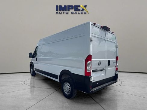 Used 2024 RAM ProMaster 2500 w/ Convenience Group FWD image 2