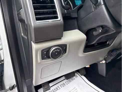Used 2016 Ford F150 XLT AWD/4WD image 18