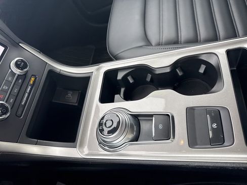 Used 2024 Ford Edge SEL image 20