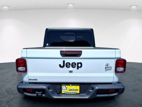Used 2023 Jeep Gladiator Sport AWD/4WD image 7
