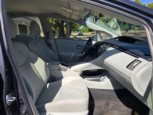 Used 2014 Toyota Prius Three FWD image 13