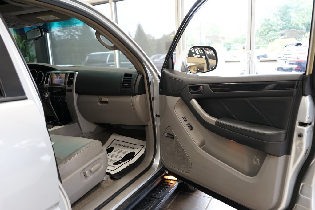 Used 2007 Toyota 4Runner Limited AWD/4WD image 34