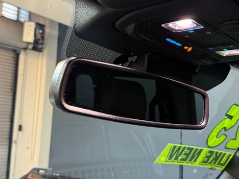 Used 2025 Ford Bronco Badlands image 22