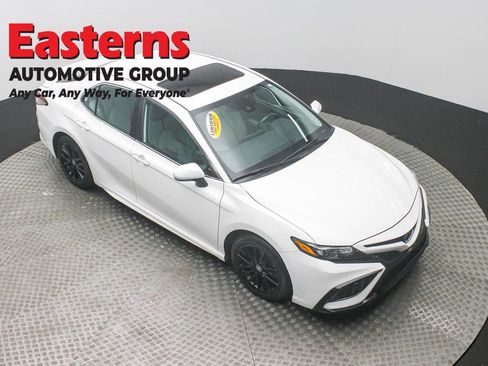 Used 2024 Toyota Camry SE w/ Cold Weather Package image 3