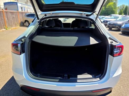 Used 2023 Tesla Model Y Long Range AWD/4WD image 58