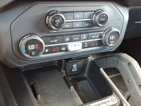 Certified 2025 Ford Bronco Badlands AWD/4WD image 23