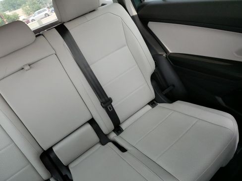 Used 2020 Volkswagen Tiguan SE AWD/4WD image 14