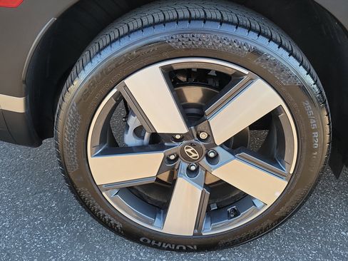 Certified 2025 Hyundai Santa Fe Limited image 25