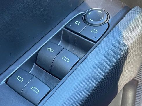 New 2026 GMC Canyon Elevation w/ Convenience Package image 17