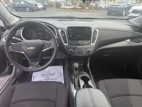 Used 2024 Chevrolet Malibu LT FWD image 16