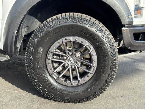 Used 2019 Ford F150 Raptor w/ Equipment Group 802A Luxury AWD/4WD image 5
