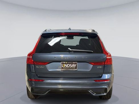 Used 2023 Volvo XC60 B5 Plus image 11