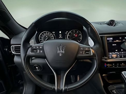 Used 2023 Maserati Levante Modena image 11