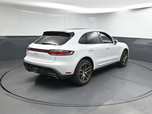 Certified 2025 Porsche Macan image 26