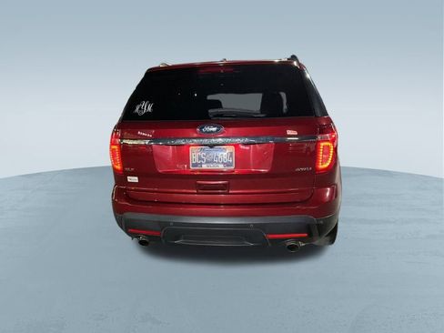 Used 2015 Ford Explorer XLT w/ Equipment Group 202B image 7