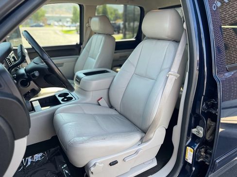 Used 2011 Chevrolet Silverado 2500 LT AWD/4WD image 19