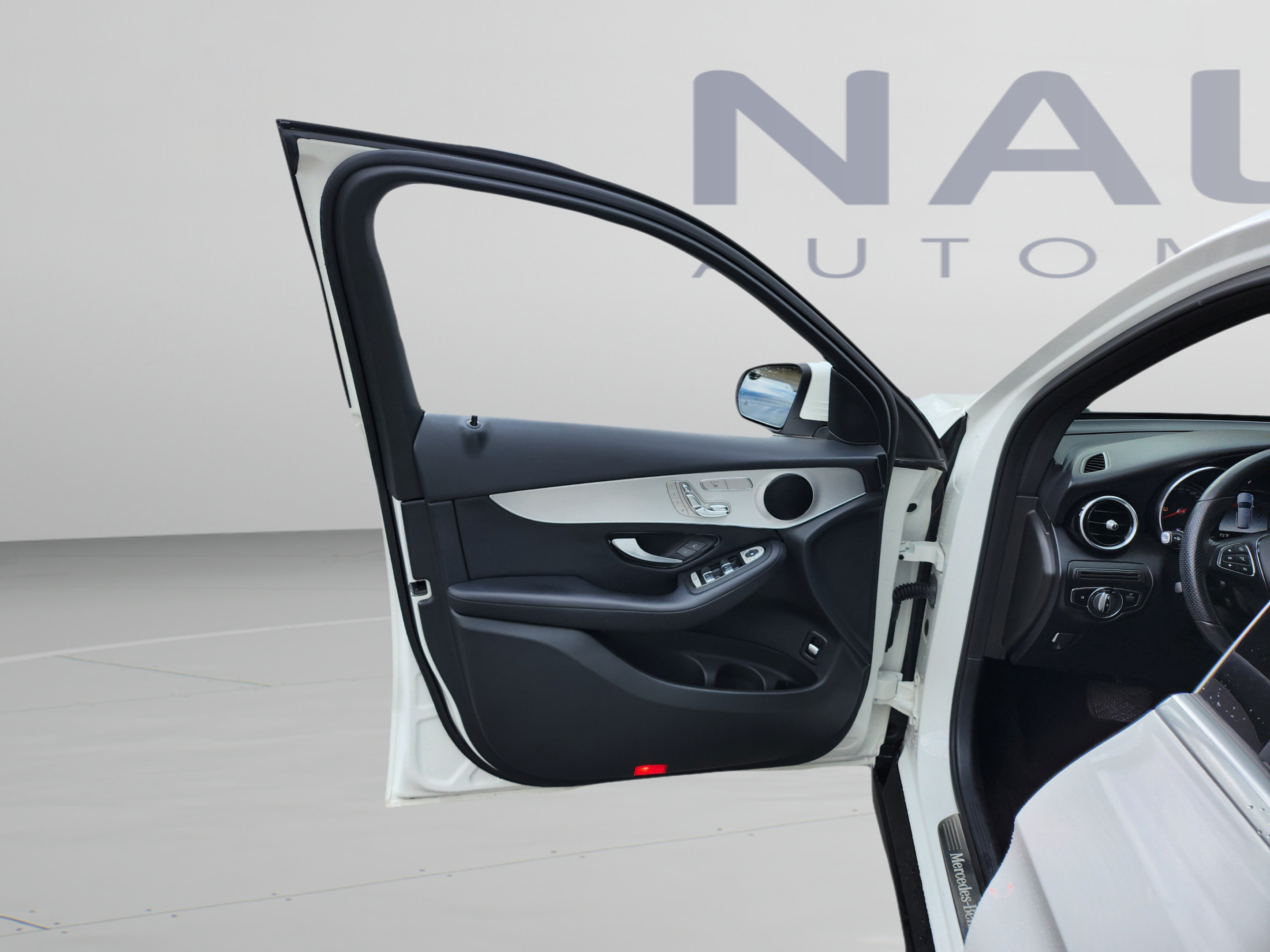 Used 2019 Mercedes-Benz GLC 300 image 9