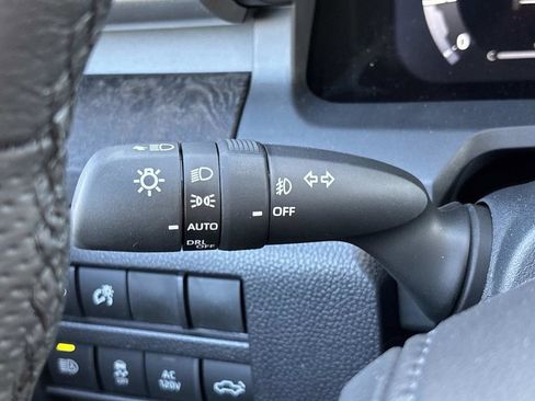 New 2026 Toyota Tacoma Limited AWD/4WD image 32