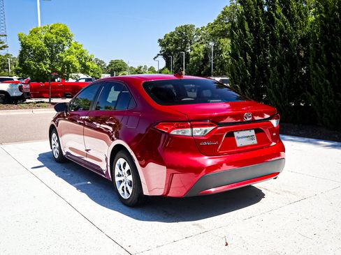 Used 2022 Toyota Corolla LE FWD image 7