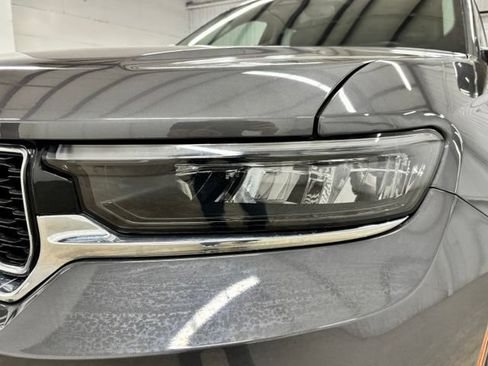 Used 2023 Jeep Grand Cherokee Limited AWD/4WD image 10