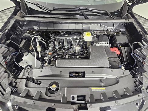 New 2025 Nissan Pathfinder Platinum AWD/4WD image 11