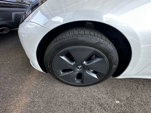 Used 2022 Tesla Model 3 Long Range AWD/4WD image 4