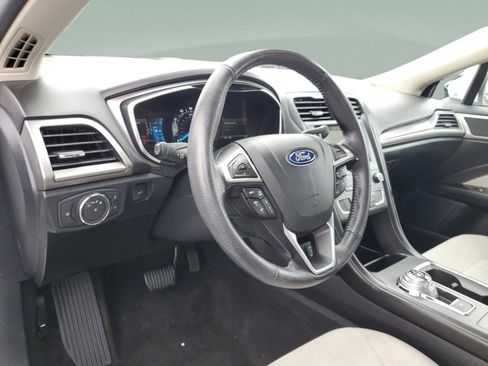 Certified 2019 Ford Fusion SE w/ Equipment Group 151A image 18