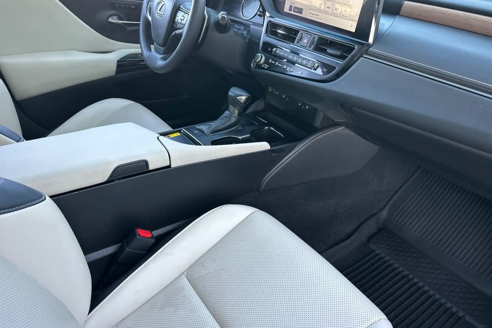 Used 2023 Lexus ES 250 w/ Premium Package AWD/4WD image 14