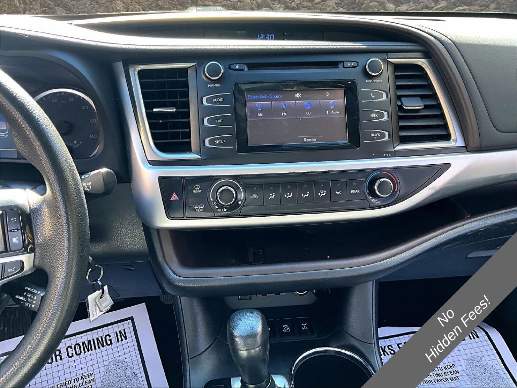 Used 2019 Toyota Highlander LE AWD/4WD image 5
