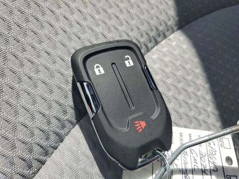 Used 2024 GMC Terrain SLE image 28