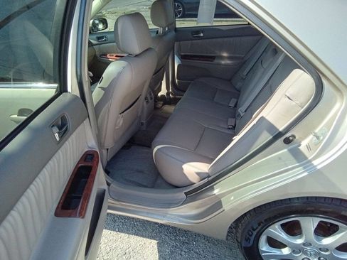 Used 2005 Toyota Camry XLE image 8