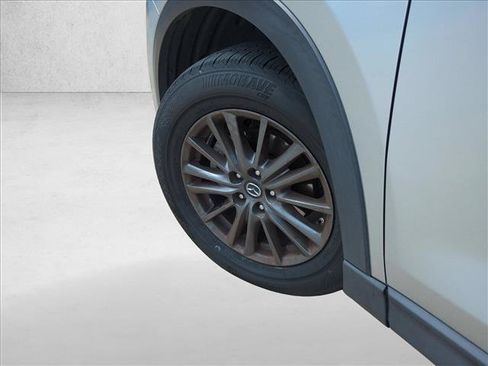 Used 2020 MAZDA CX-5 Touring FWD image 10