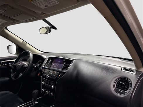 Used 2017 Nissan Pathfinder S image 31