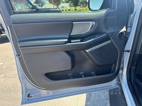 Used 2025 Ford Expedition Tremor AWD/4WD image 14