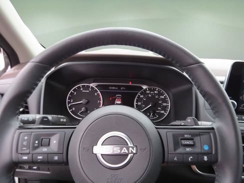 Used 2023 Nissan Rogue SV w/ SV Premium B Package FWD image 19