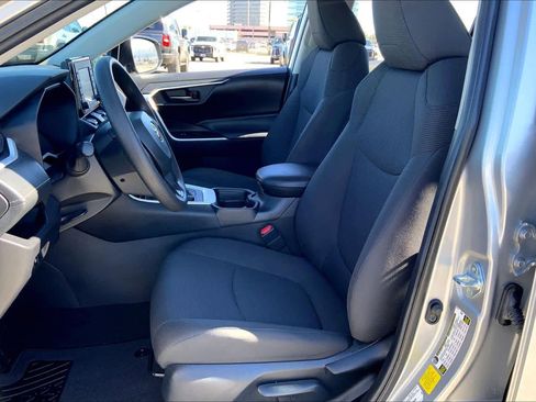 Certified 2021 Toyota RAV4 LE w/ Carpet Mat Package (TMS) image 7