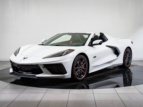 Used 2023 Chevrolet Corvette Stingray Premium Conv w/ Z51 Performance Package image 2