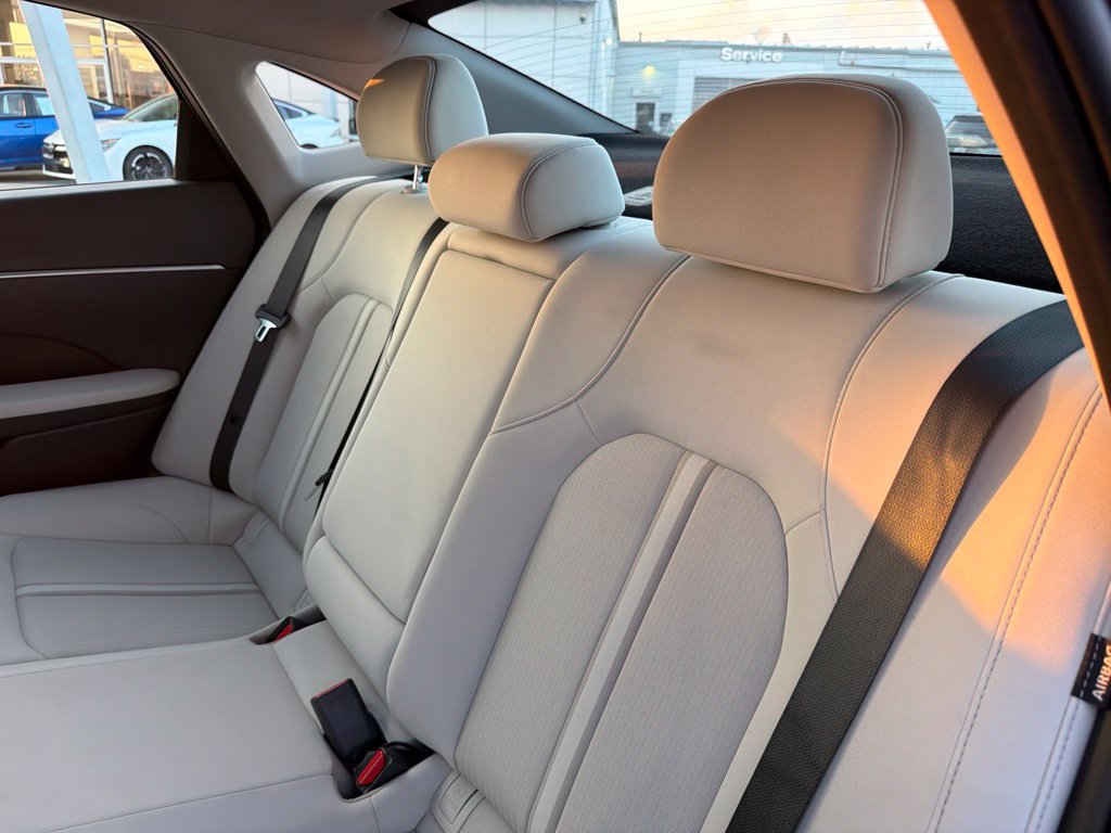 Used 2025 Hyundai Sonata SEL FWD image 15