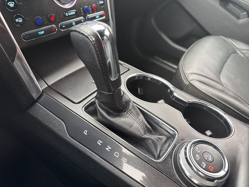 Used 2019 Ford Explorer Platinum image 39