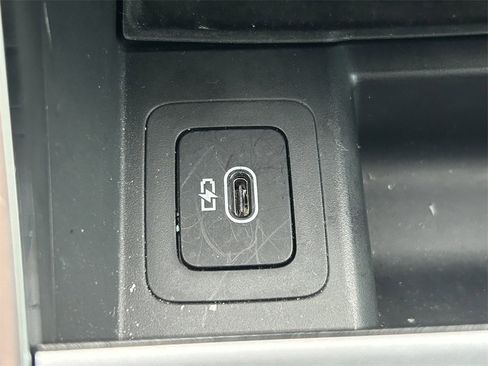 Used 2025 Land Rover Range Rover Velar S image 34